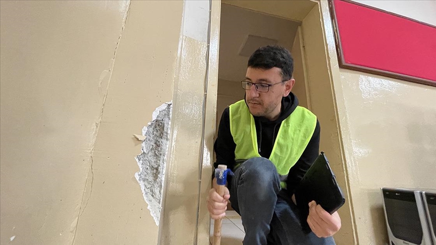 Okul binaları boşaltılıyor
