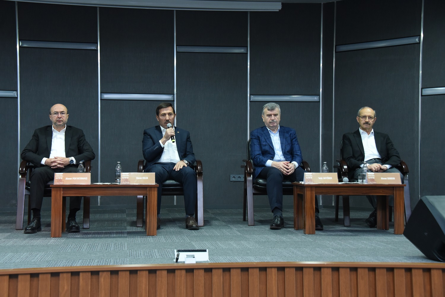 “Teknik, Sosyal, Ekonomik ve Hukuki Boyutuyla Deprem Çalıştayı” 
