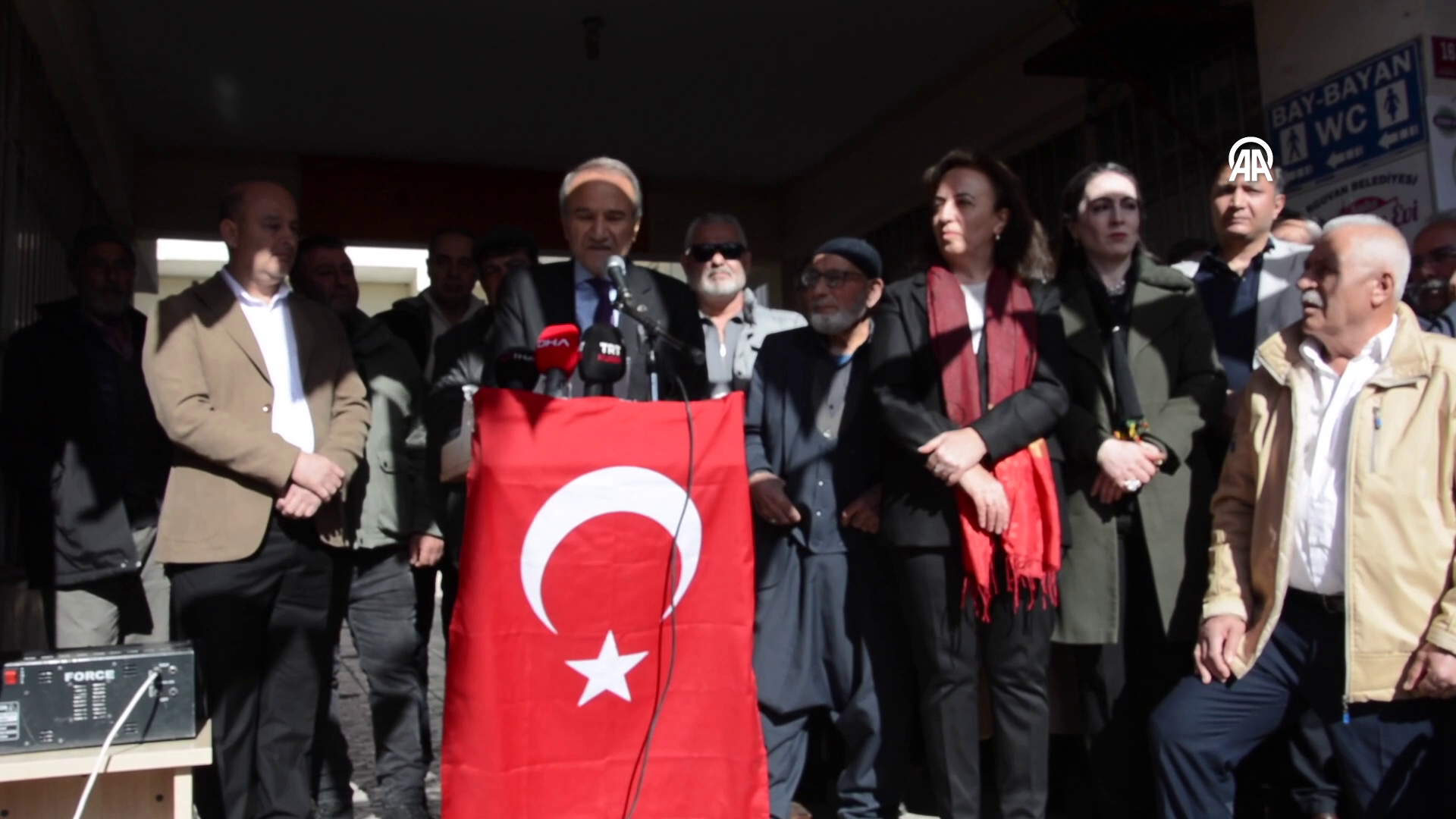 Aday gösterilmeyen başkan partiden istifa etti