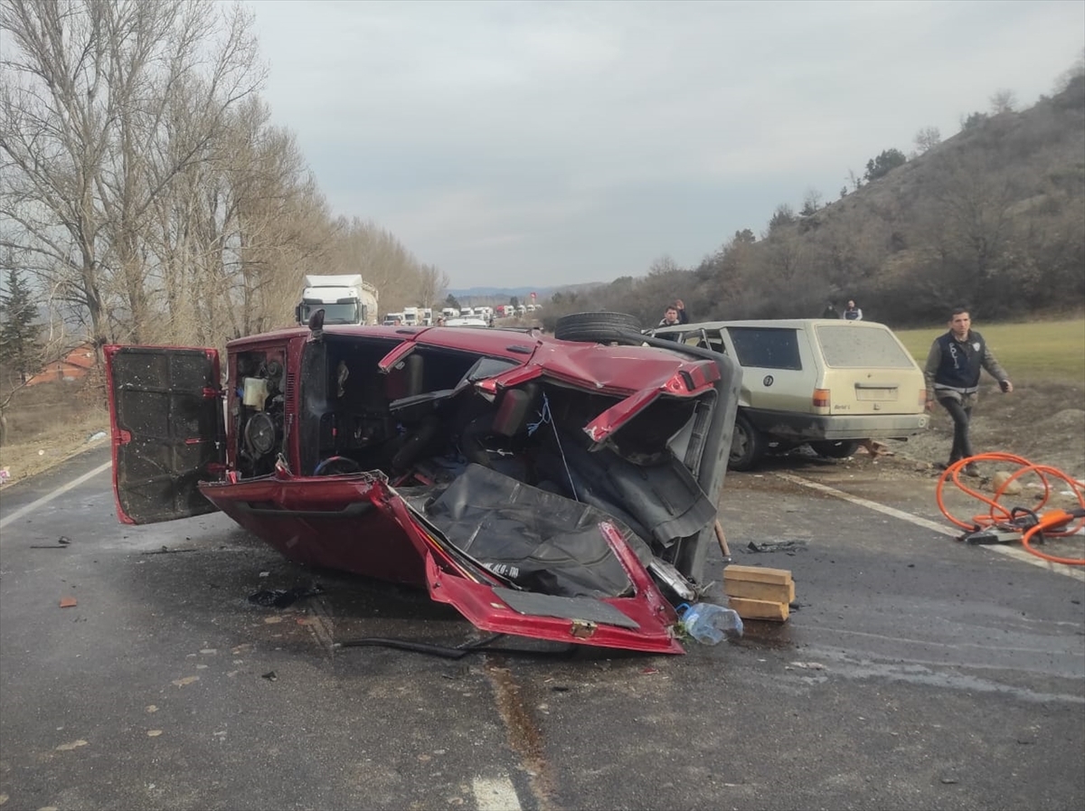 Kafa kafaya çarpıştılar: 4 ölü