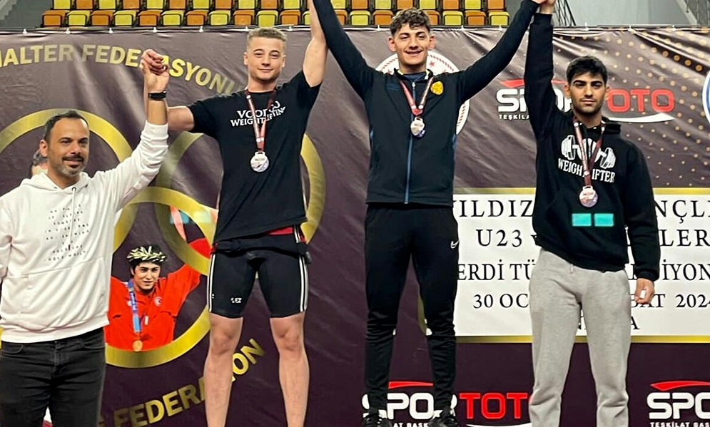 Genç halterciden Türkiye ikinciliği