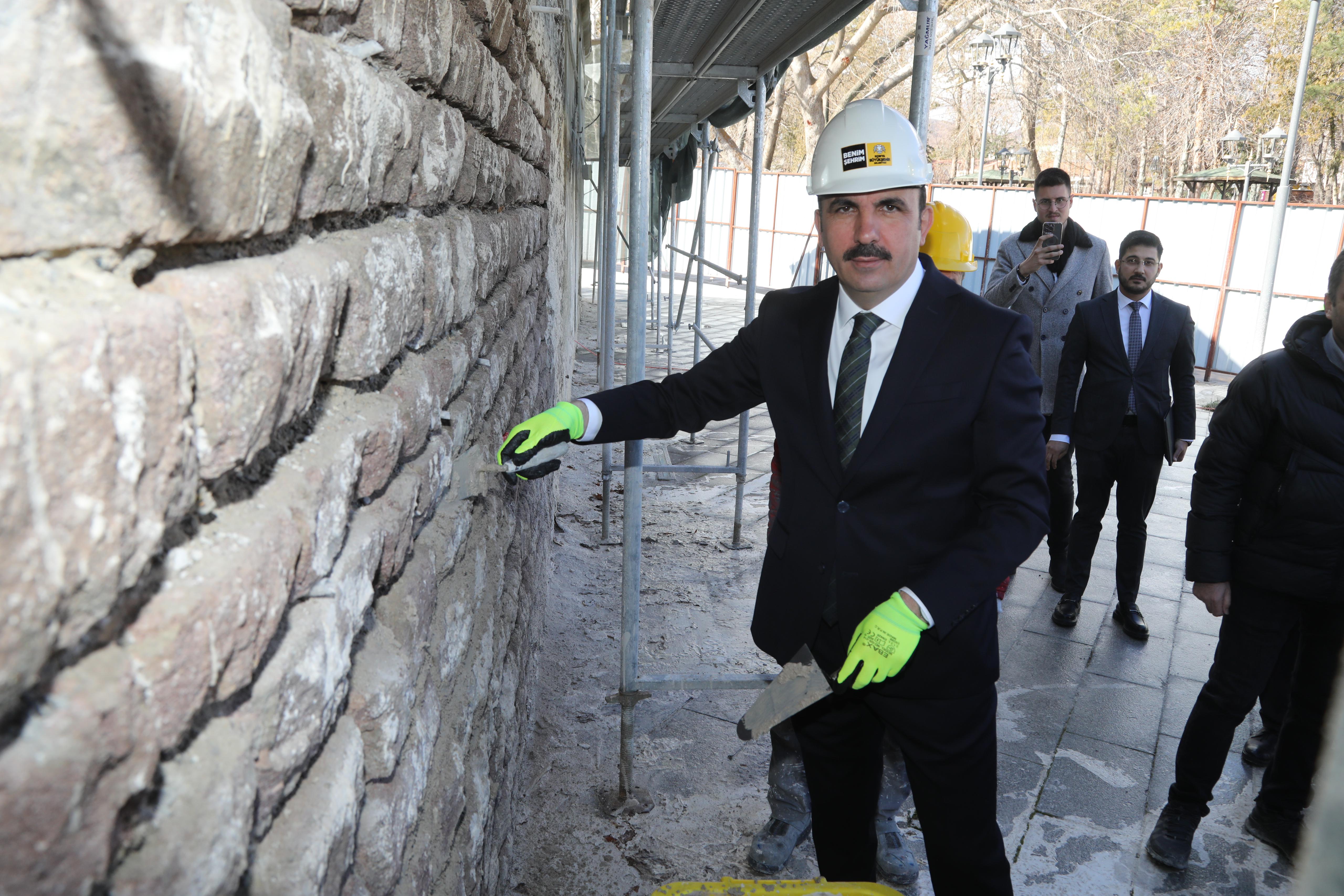 Tarihi hamam restore ediliyor