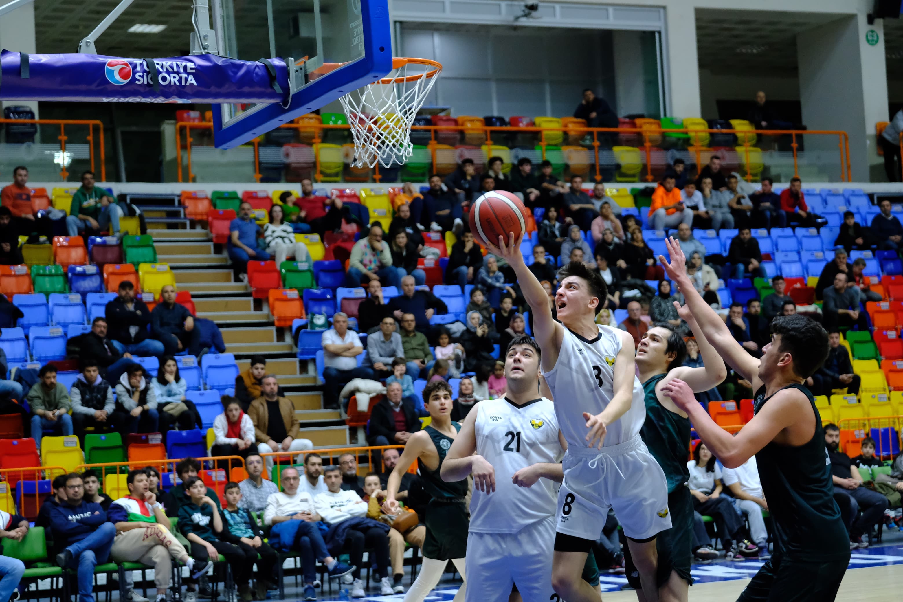 Büyükşehir basketbolda göz dolduruyor