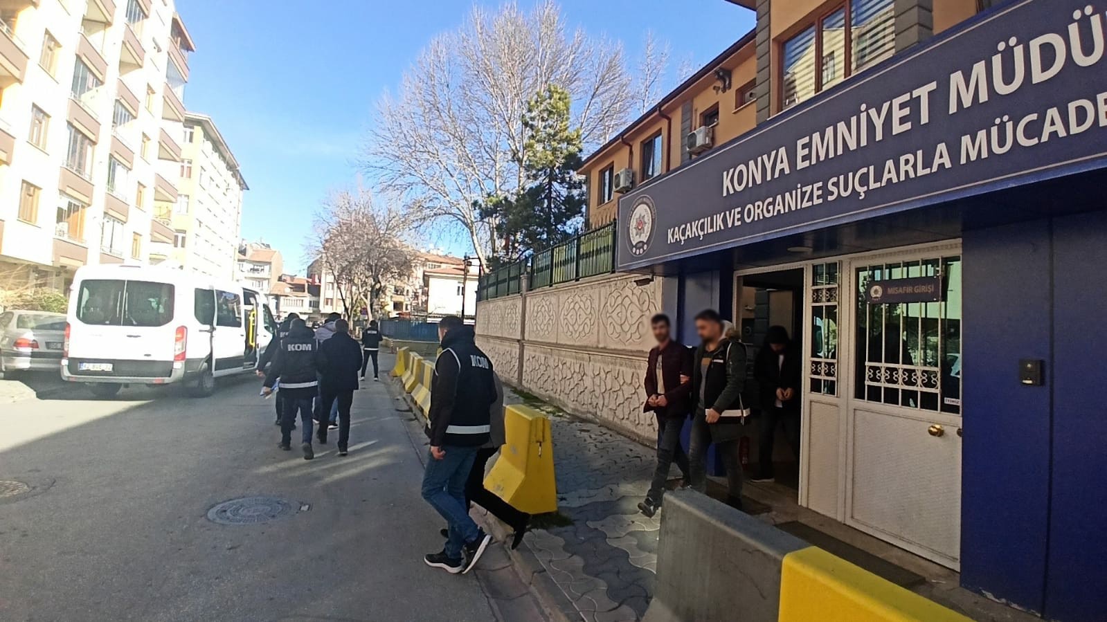 Kesinleşmiş hapis cezası bulunan 77 kişi yakalandı