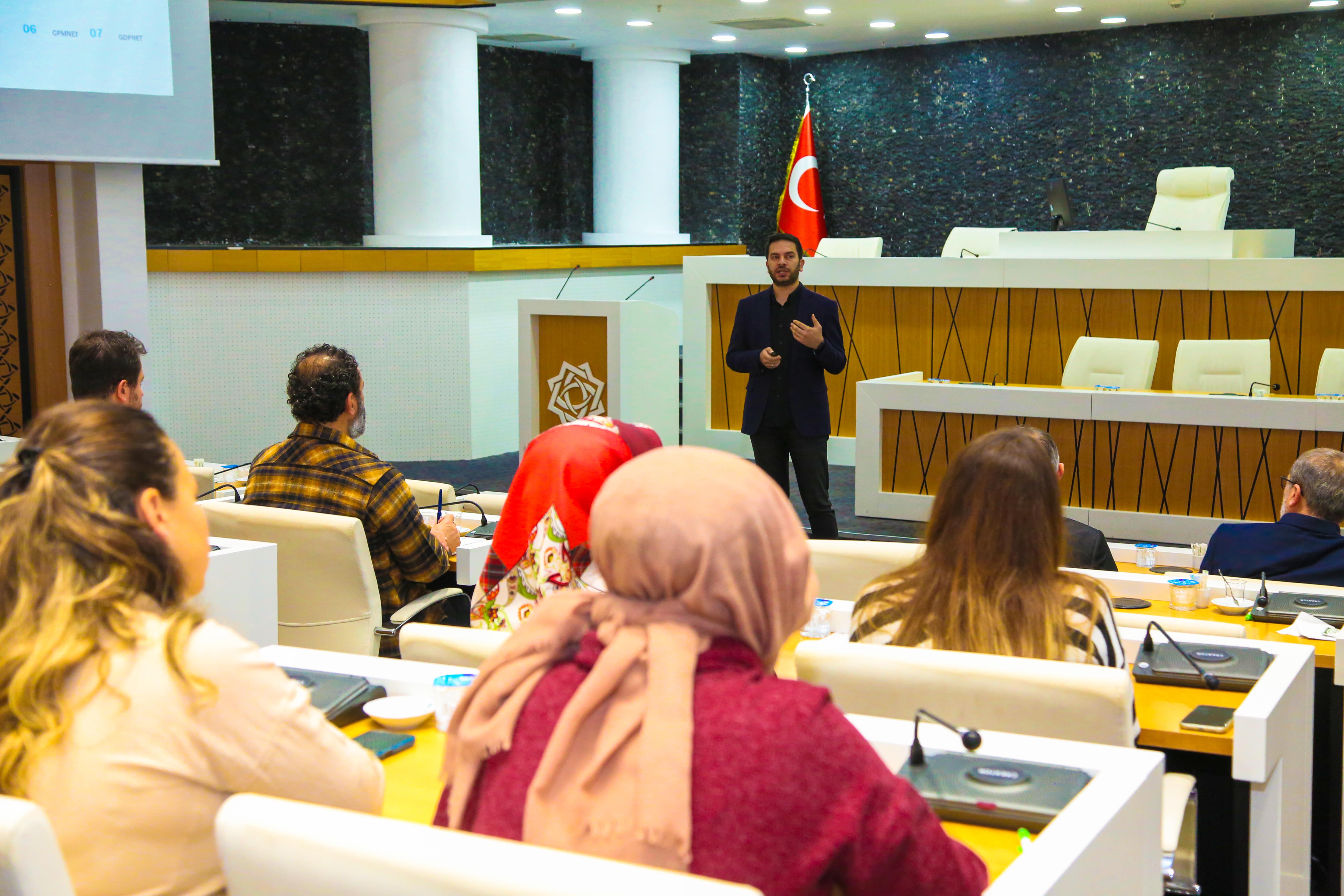 Belediye personeline eğitim semineri