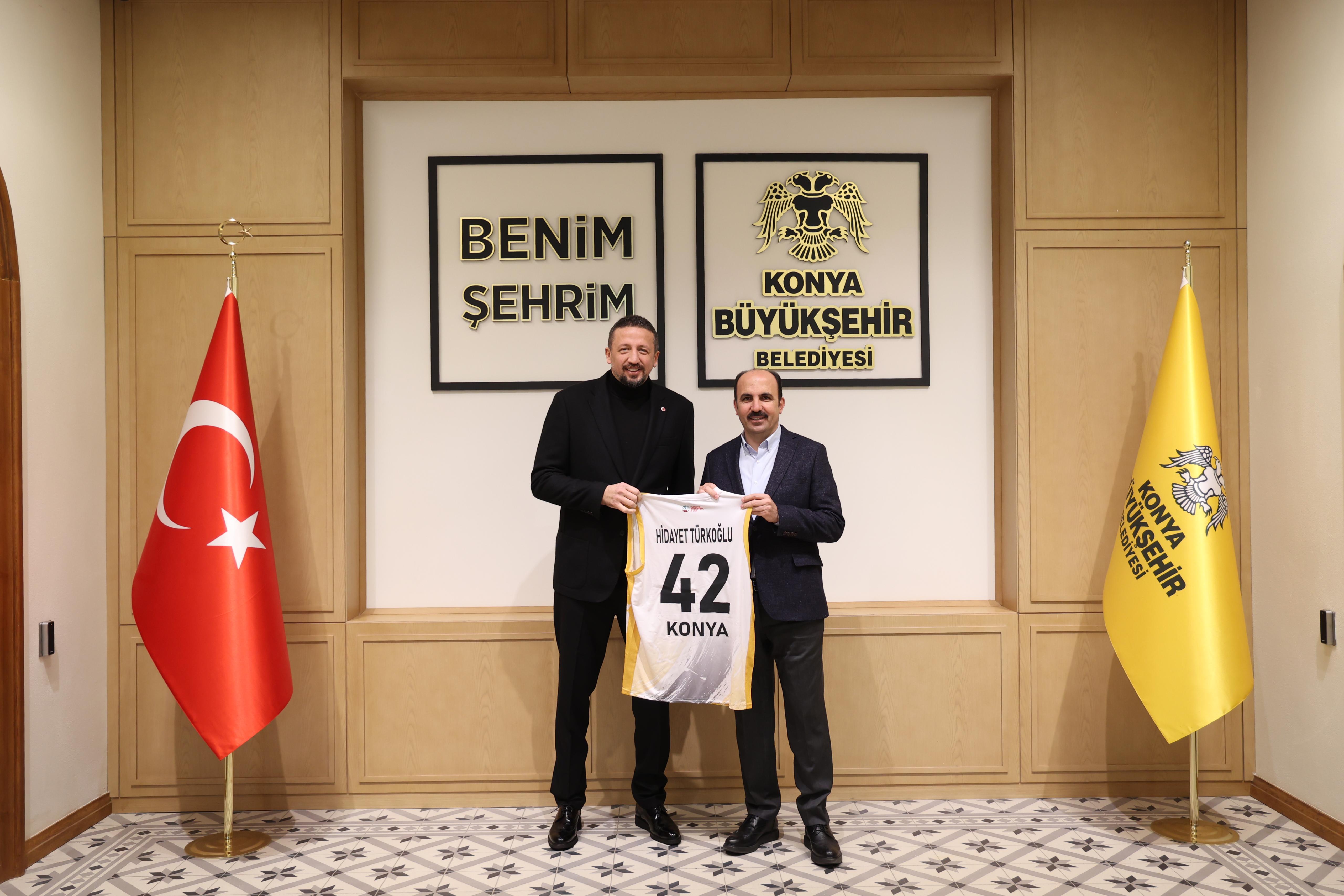 Türkoğlu Başkan Altay'ı ziyaret etti