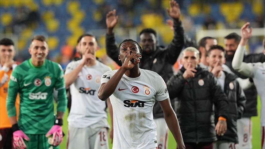 Galatasaray, liderliğini sürdürüyor