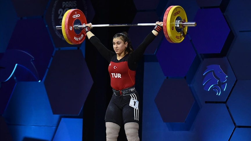 Büşra Çan'dan Avrupa Halter Şampiyonası'ndan bronz madalya