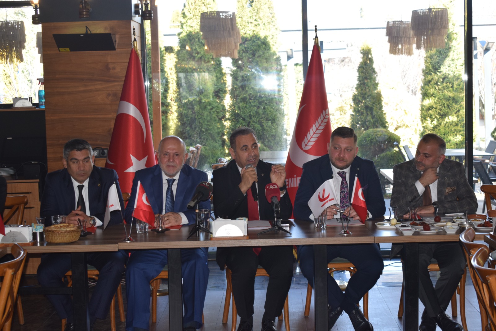 Yeniden Refah Partisi adaylarını tanıttı