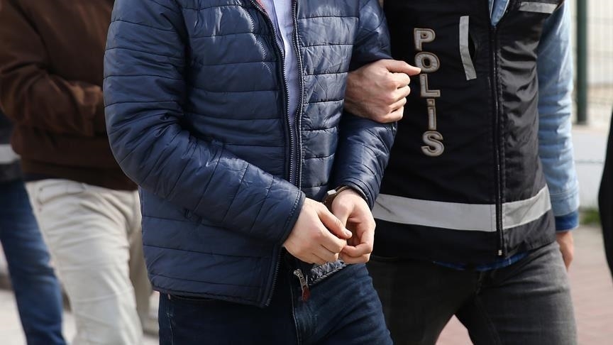 İnterpol'ün aradığı şahıs İzmir'de yakalandı