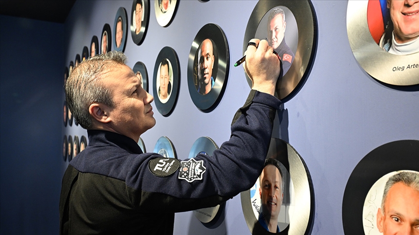 Alper Gezeravcı "Efsaneler Duvarı"nda yerini aldı