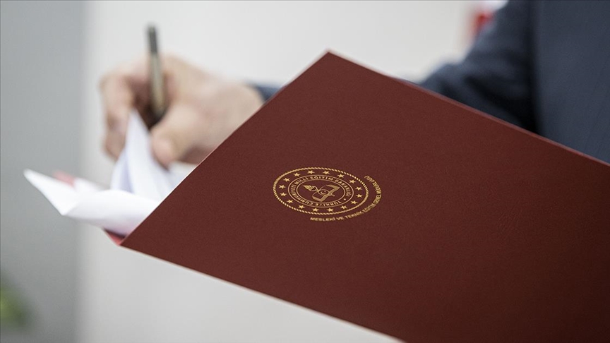 Meslek liseliler için "istihdam odaklı" yeni program