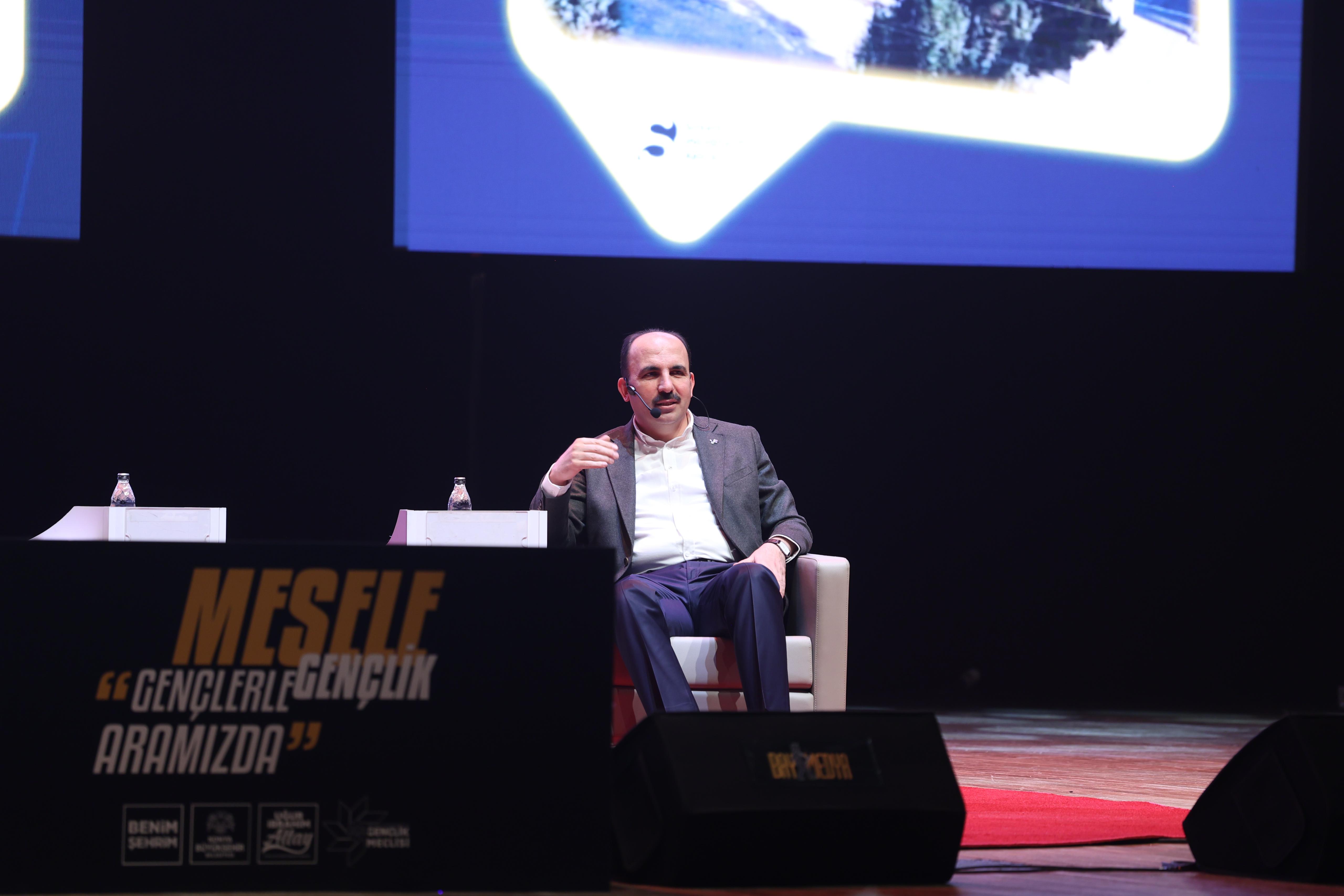 Başkan Altay gençlerle buluştu