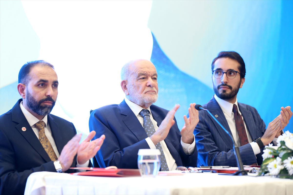 Karamollaoğlu, Konya'da konuştu