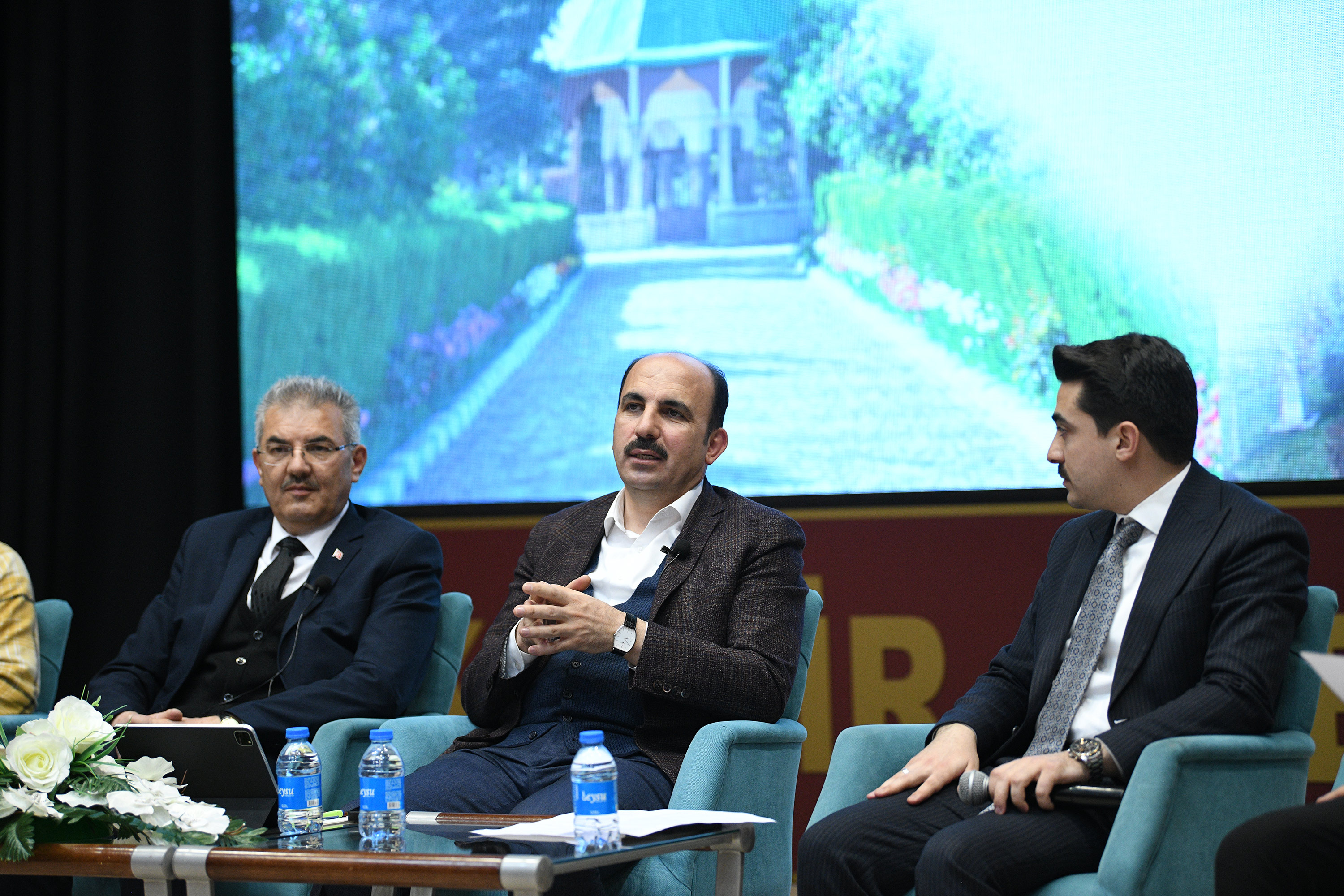 Başkan Altay Akşehir'i ziyaret etti