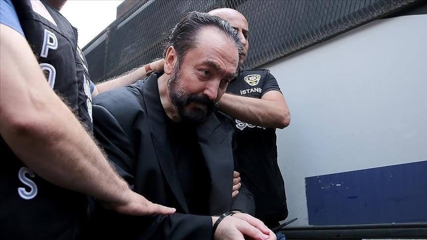 Adnan Oktar Van'a nakledildi