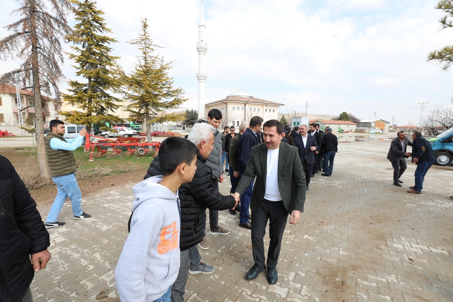 Merkeze uzak mahallelere ziyaret
