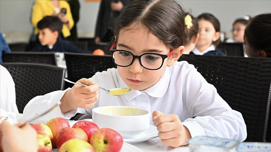 Okul kantinlerinde "meyve ve çorba günü" uygulaması
