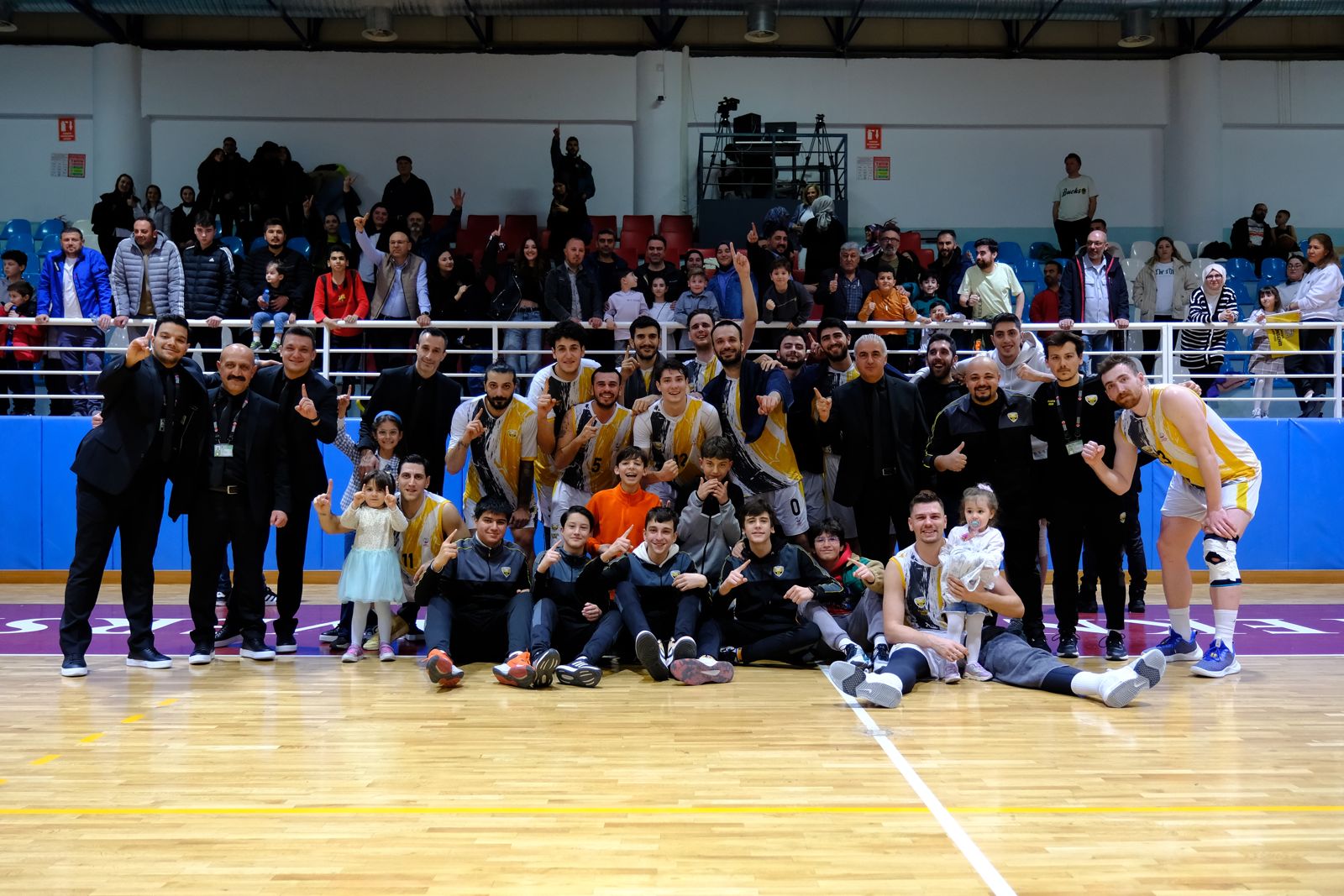Basketbolda Konya Büyükşehir Belediyespor rüzgarı
