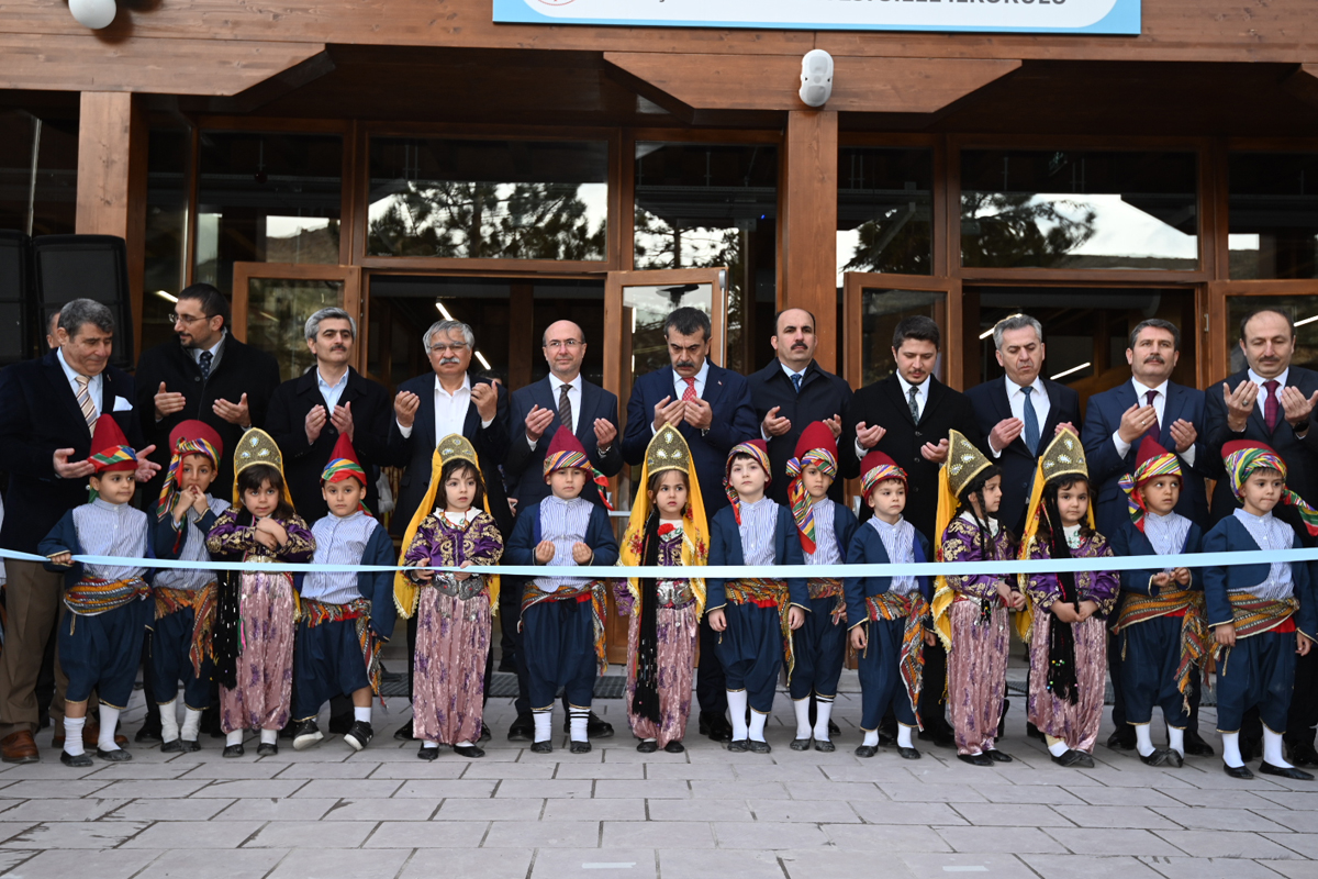 Sille İlkokulu'nun resmi açılışı yapıldı