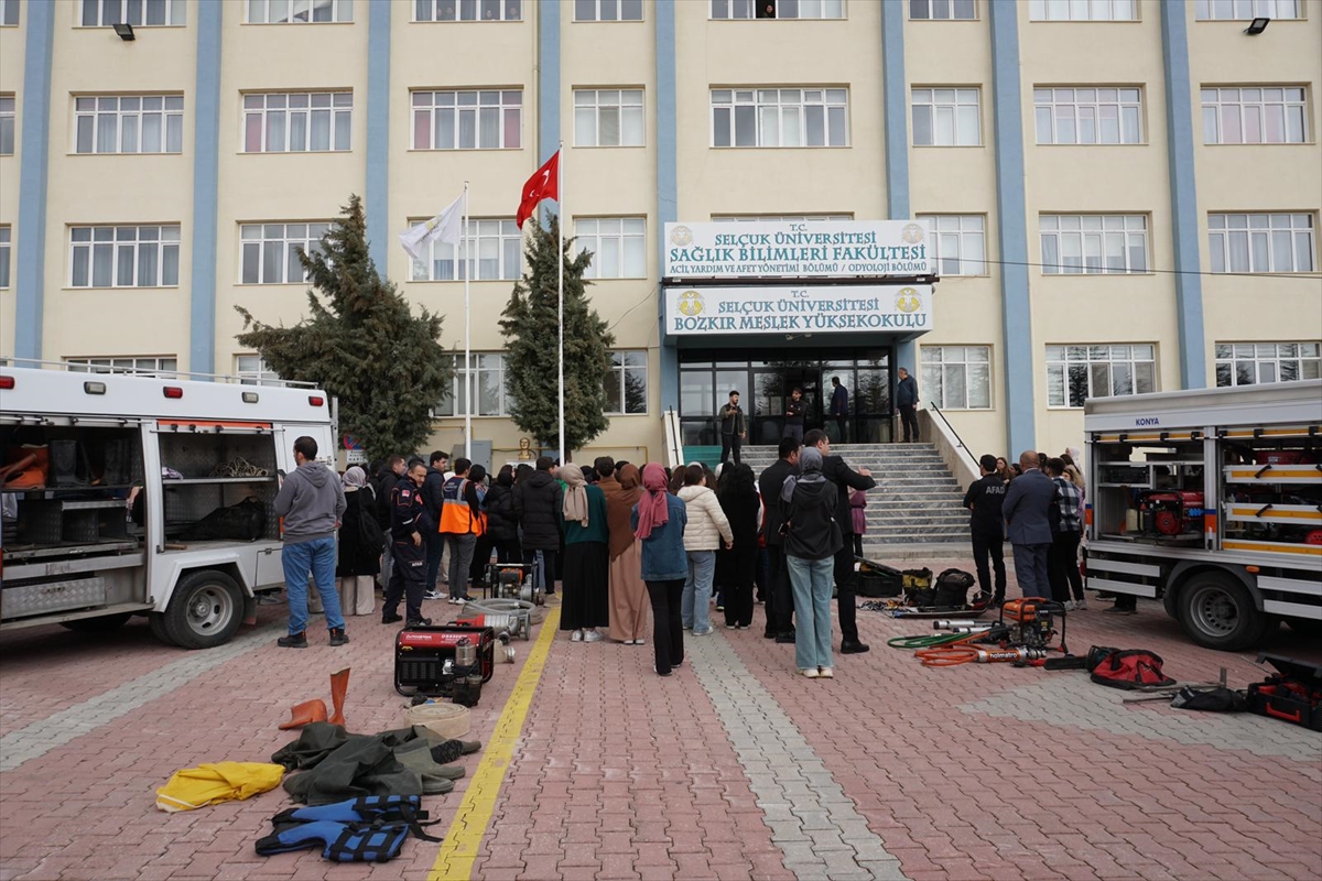 Bozkır'da deprem eğitimi düzenlendi