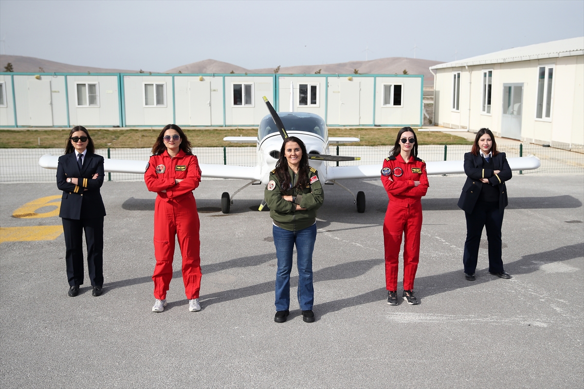 Geleceğin kadın pilotları