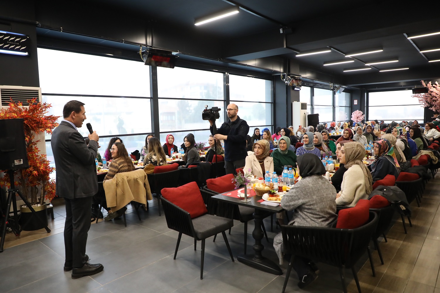 "Kadın personelimizle gurur duyuyoruz"