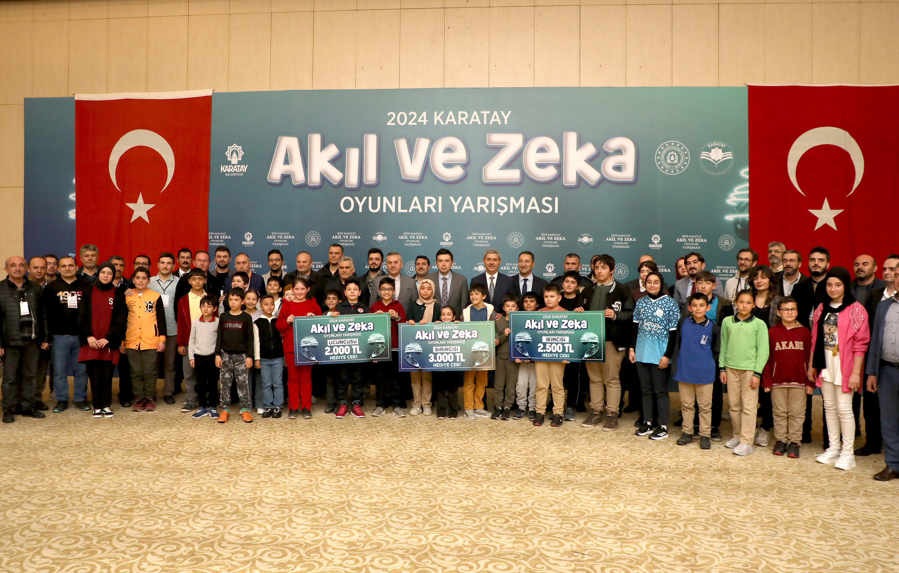 "Türkiye Yüzyılı sizlerin ellerinde yükselecek"