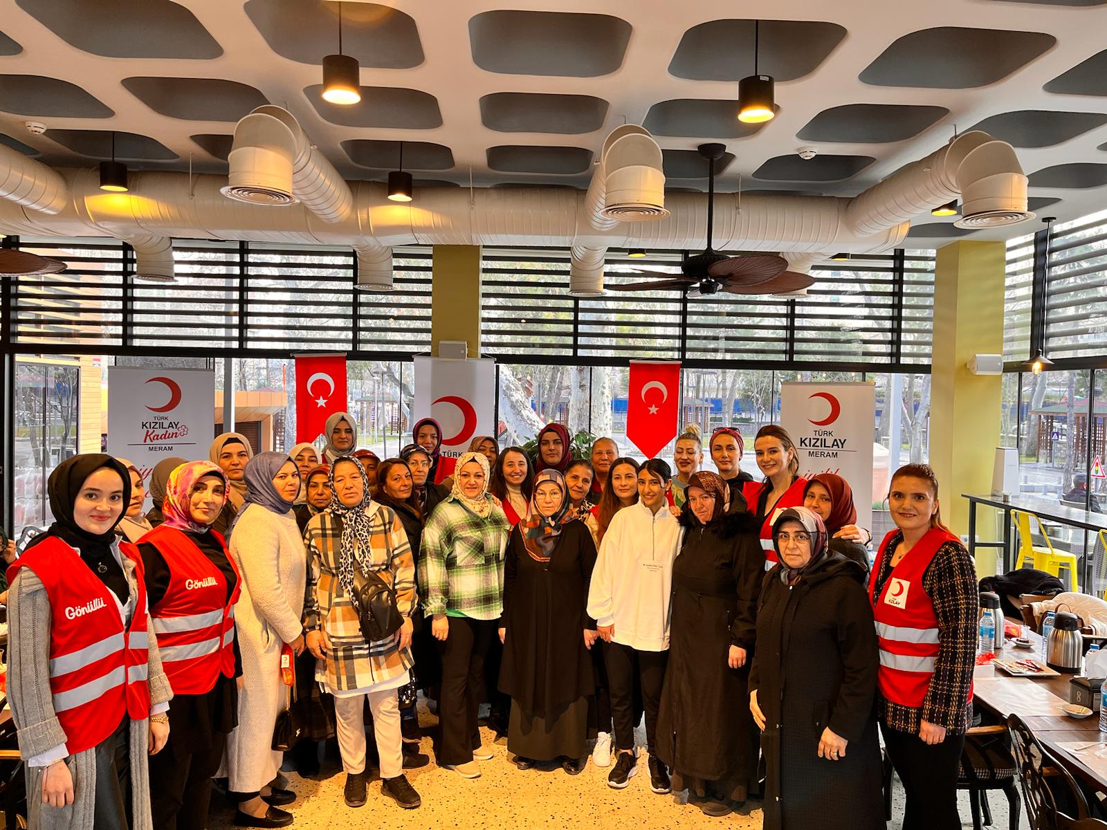Türk Kızılay Dünya Kadınlar Günü'nü unutmadı
