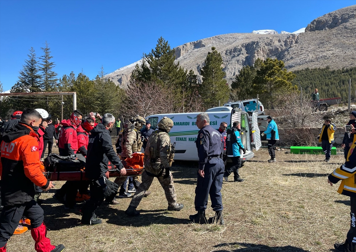 Turist rehberi Aladağlar'da hayatını kaybetti