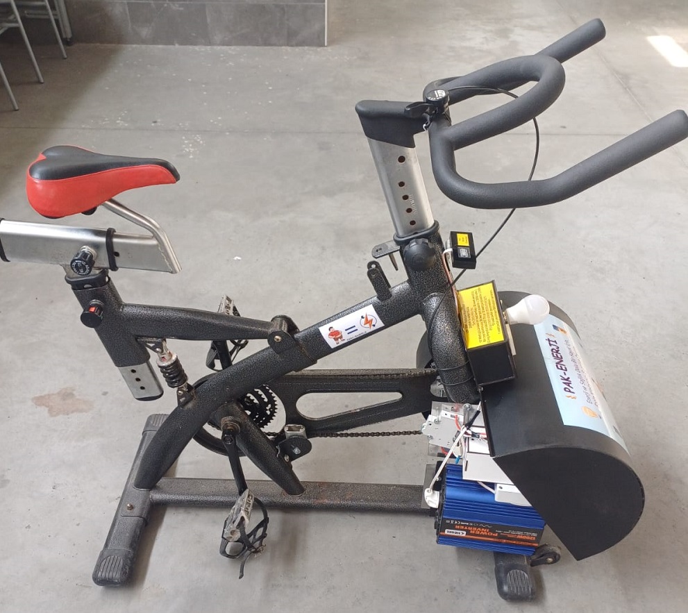 Bu bisiklet elektrik enerjisi üretiyor