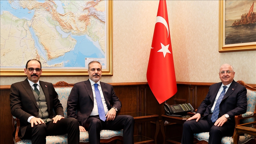 Milli Savunma Bakanlığı'nda 3'lü buluşma