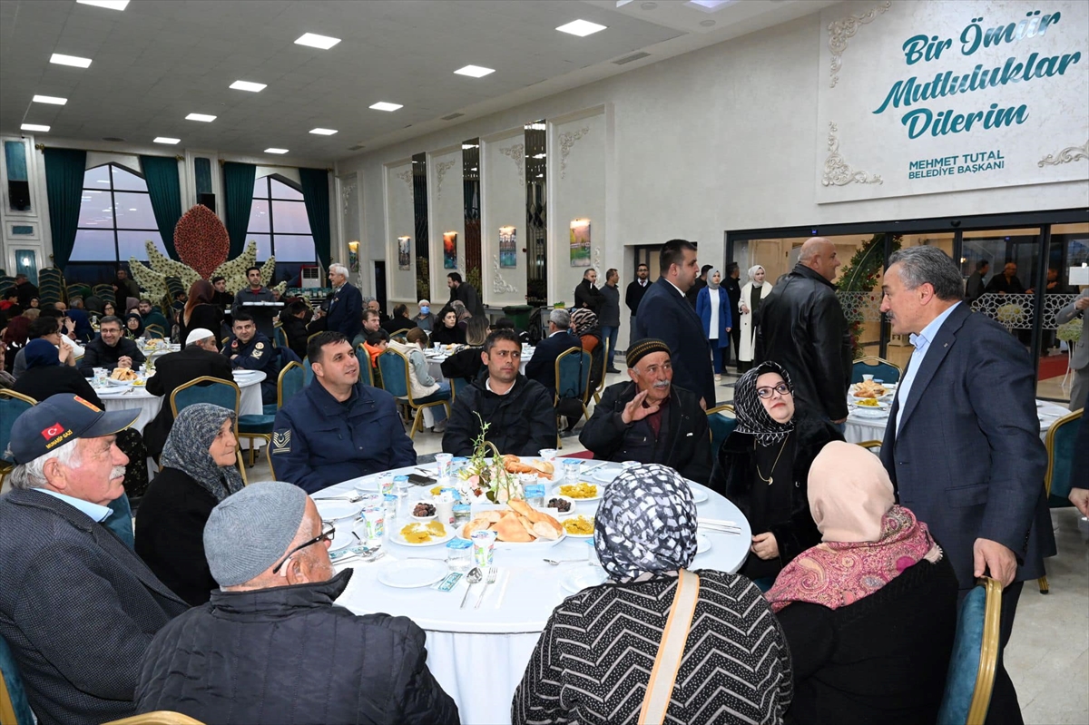 İlk iftar sofrası şehit ve gazi yakınları için kuruldu