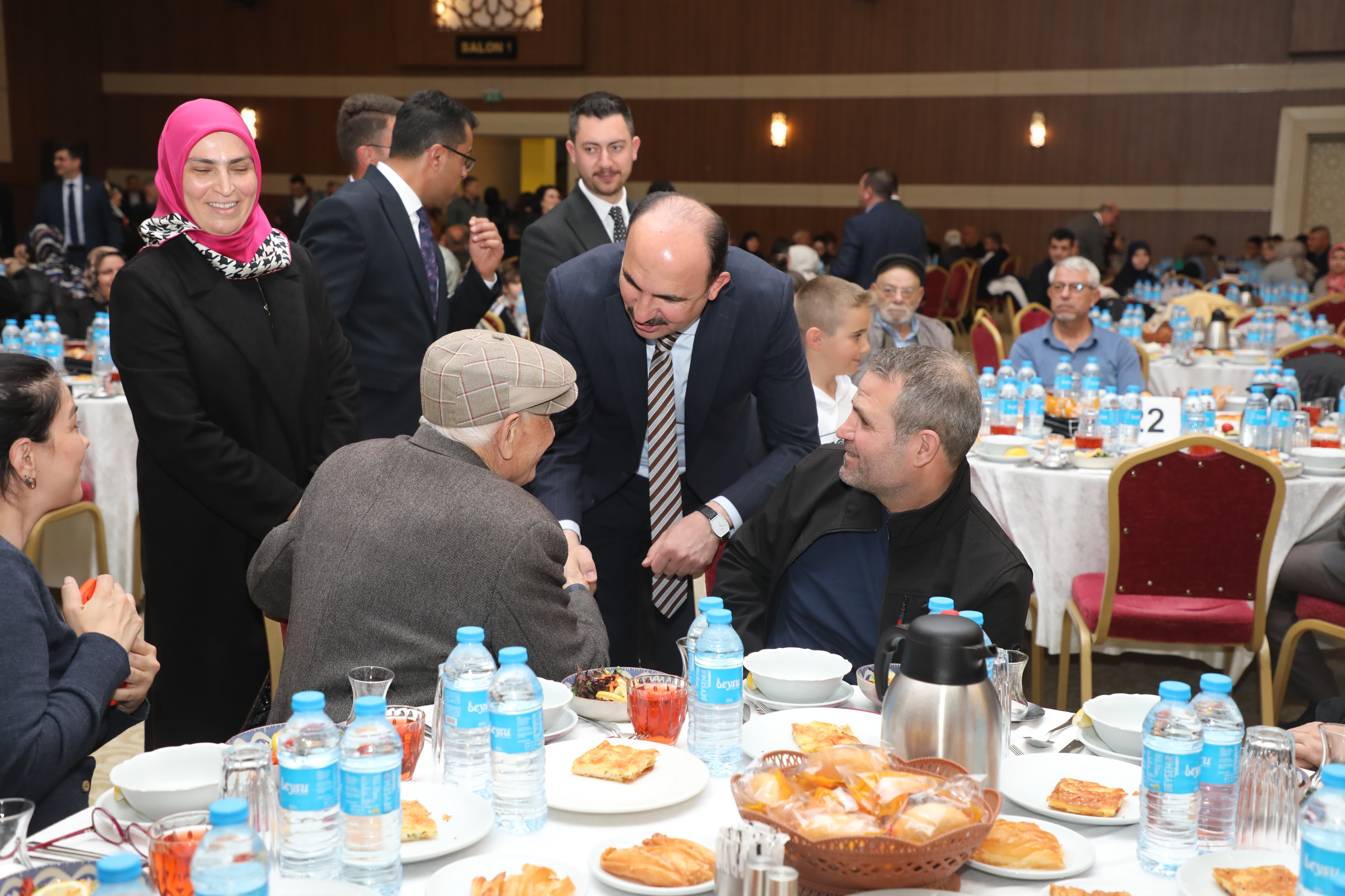 Şehit aileleri ve gaziler iftarda buluştu