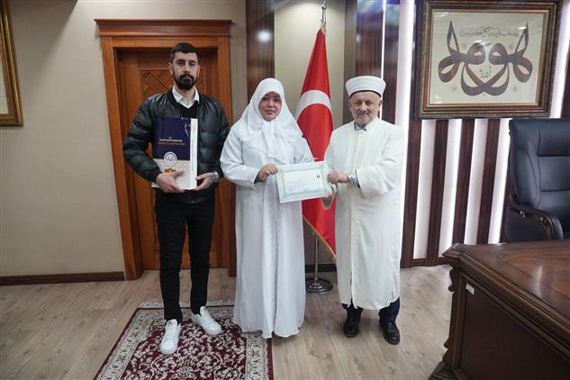Turist olarak geldi Müslüman oldu