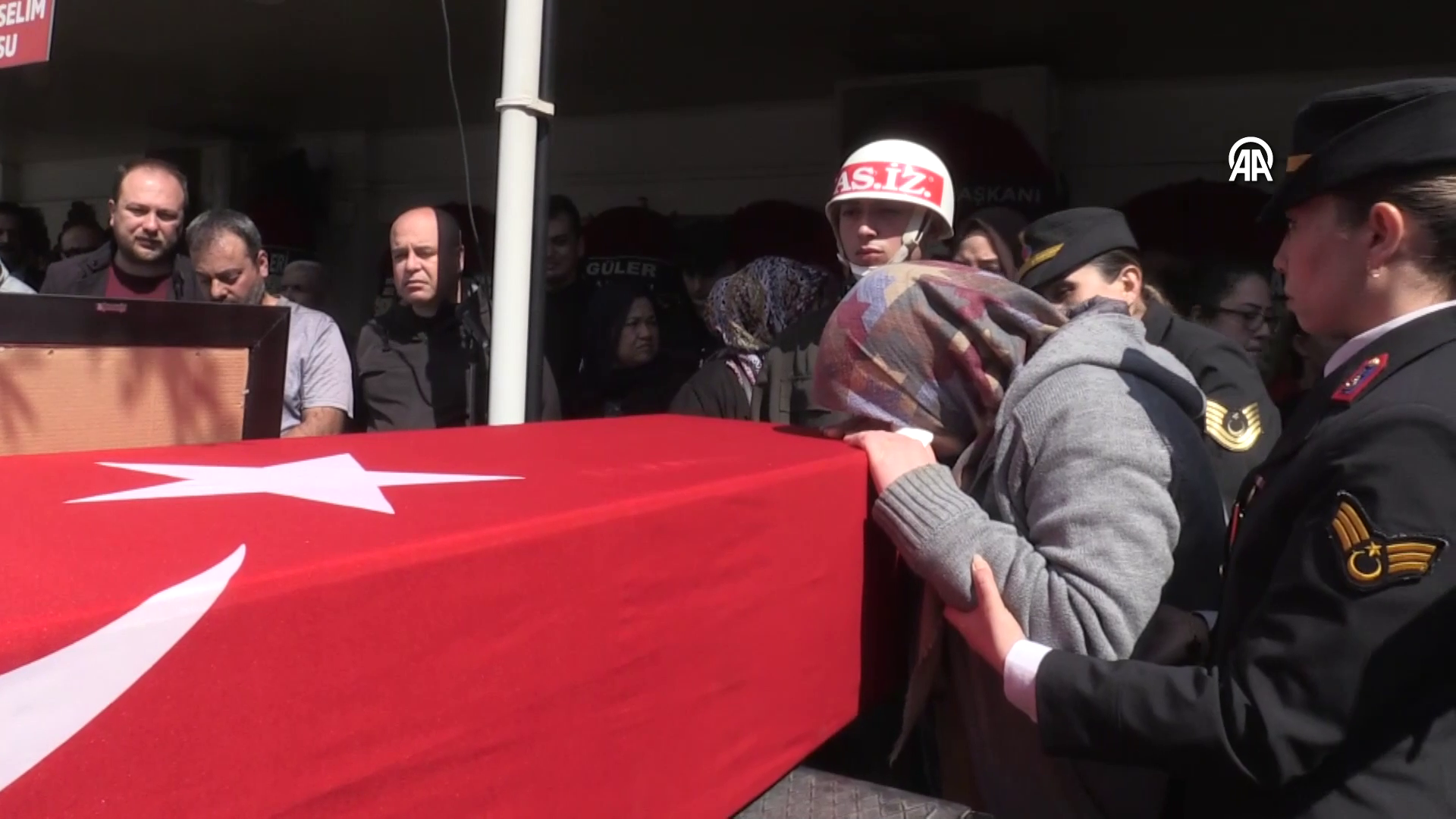 Şehit uzman çavuş son yolculuğuna uğurlandı