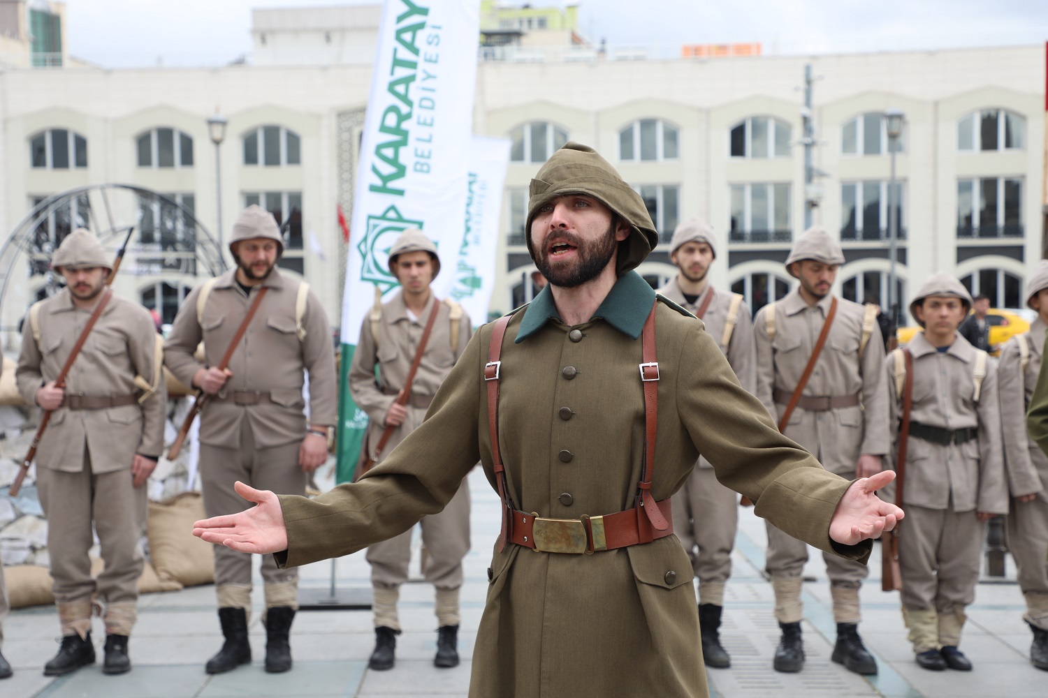 Çanakkale tiyatrosu ilgi gördü