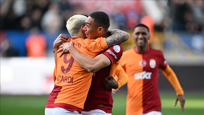 Galatasaray, liderliğini sürdürüyor