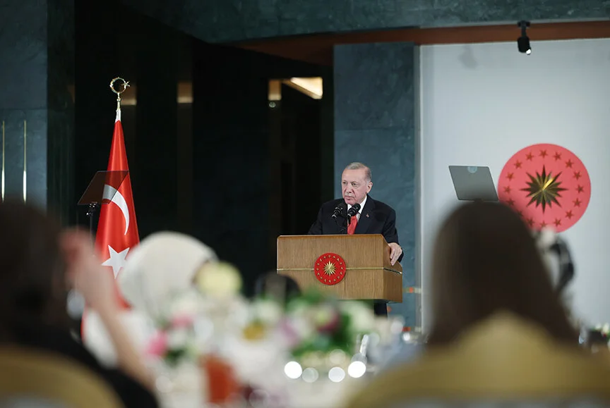Erdoğan, devlet koruması altındaki çocuklarla iftarda bir araya geldi