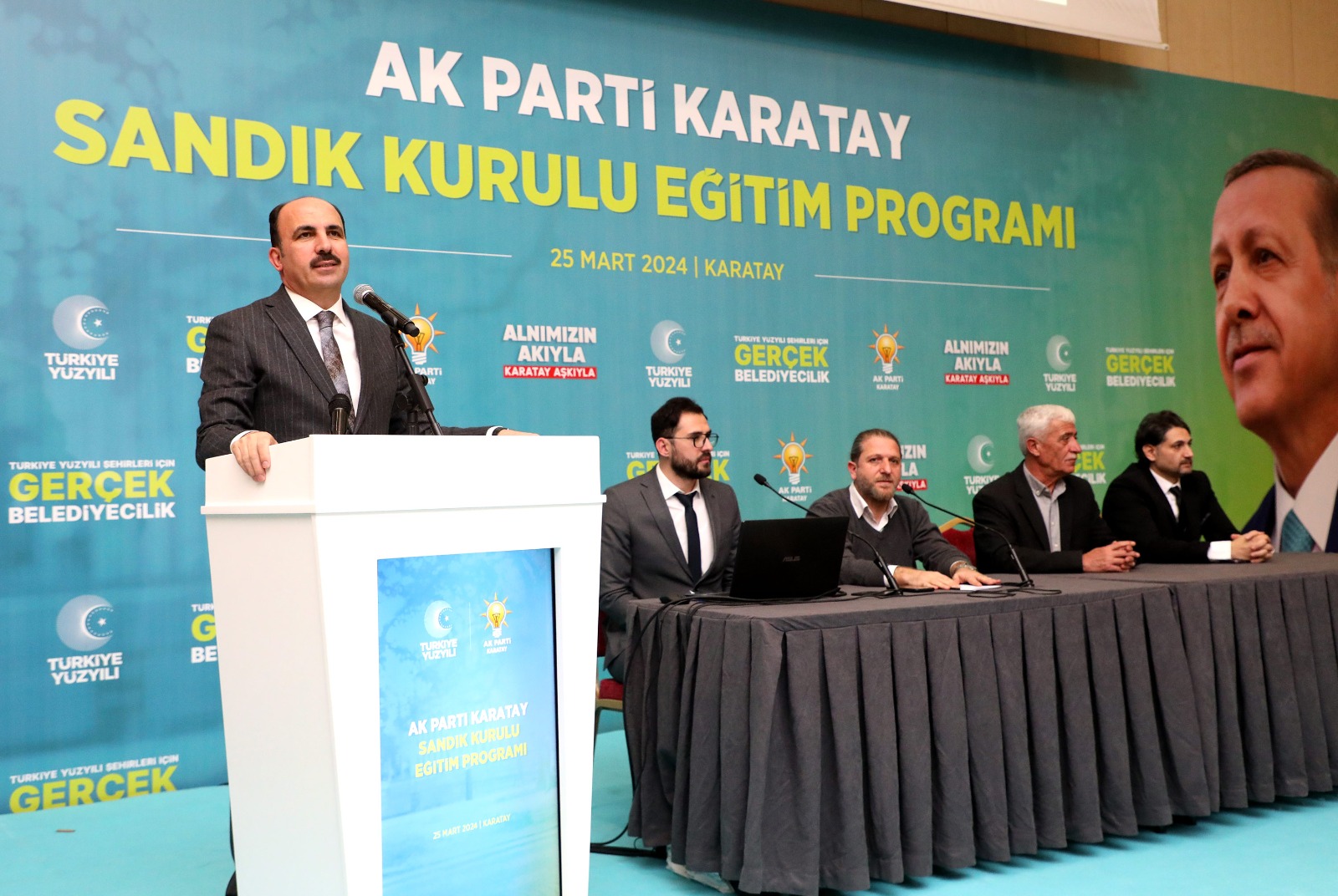 Sandık görevlilerine eğitim verildi