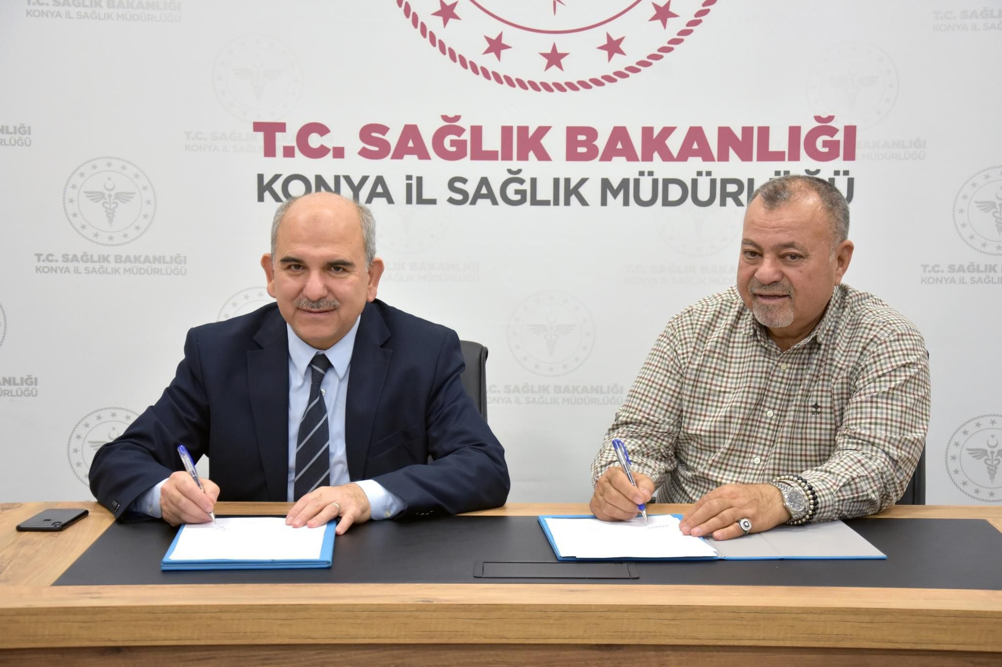 Hayır sever işadamı ambulans bağışladı
