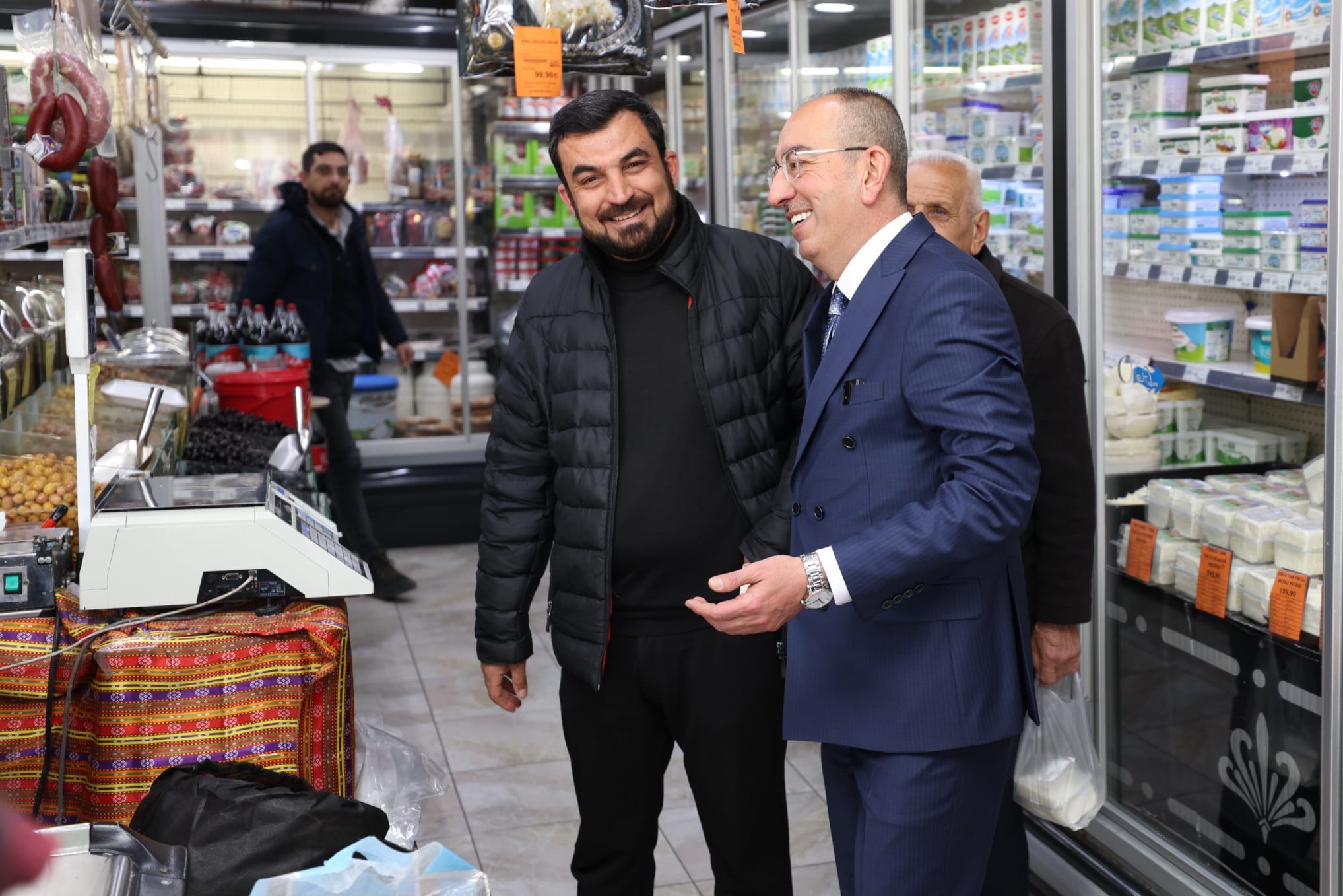Kavuş Meram'ı karış karış dolaşıyor