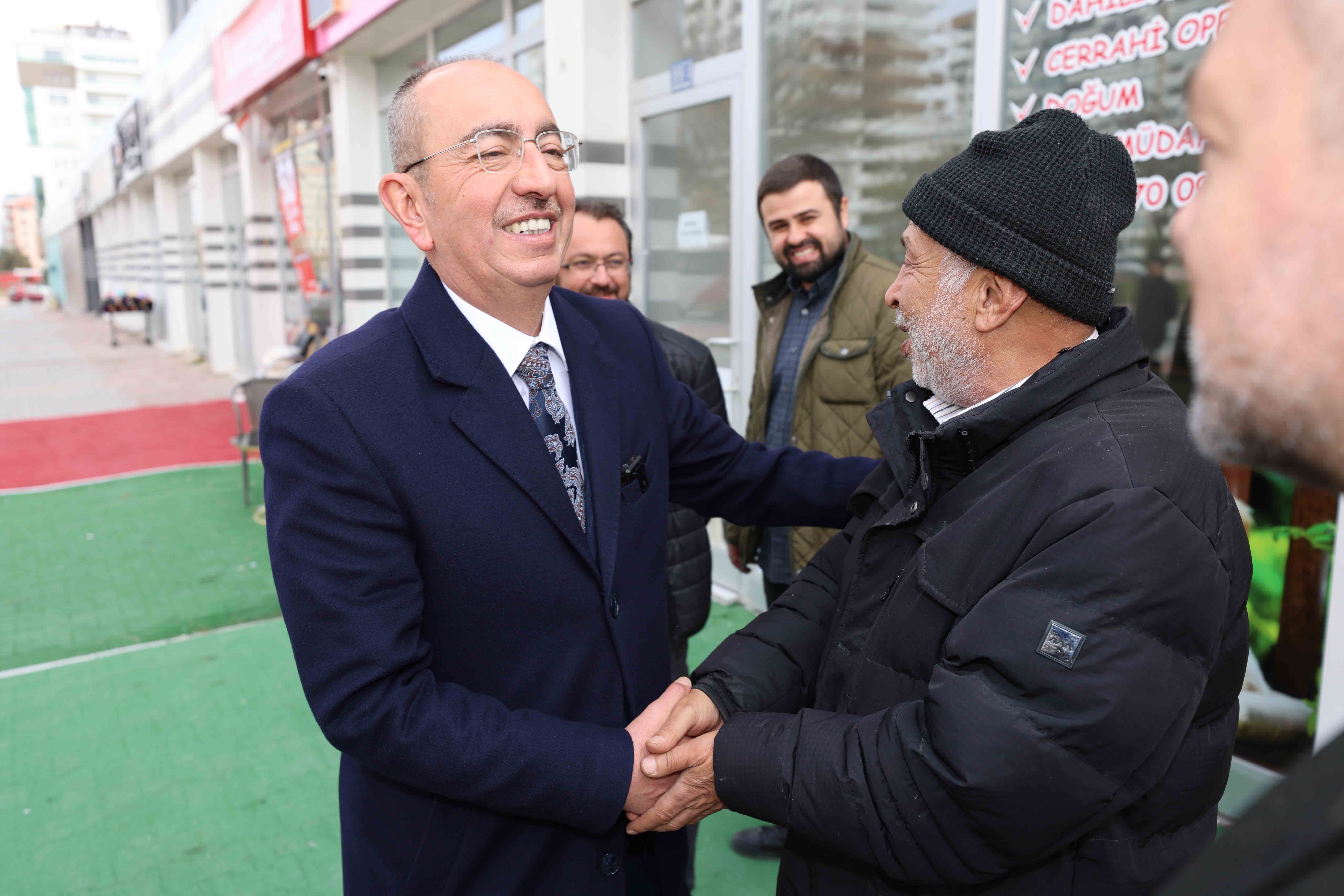 "Elini sıktığımız vatandaşlardan güç alıyoruz"