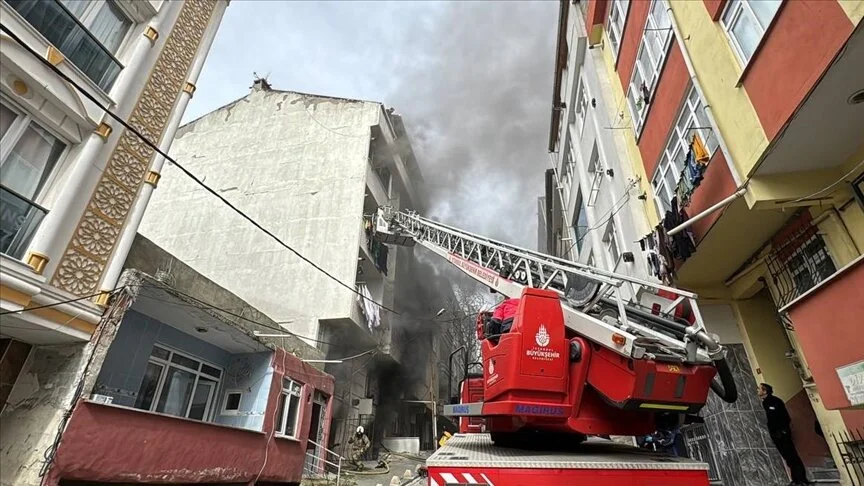 5 katlı binada yangın paniği