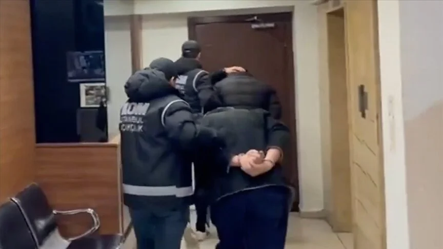 Kırmızı bültenle aranan 2 zanlı İstanbul'da yakalandı