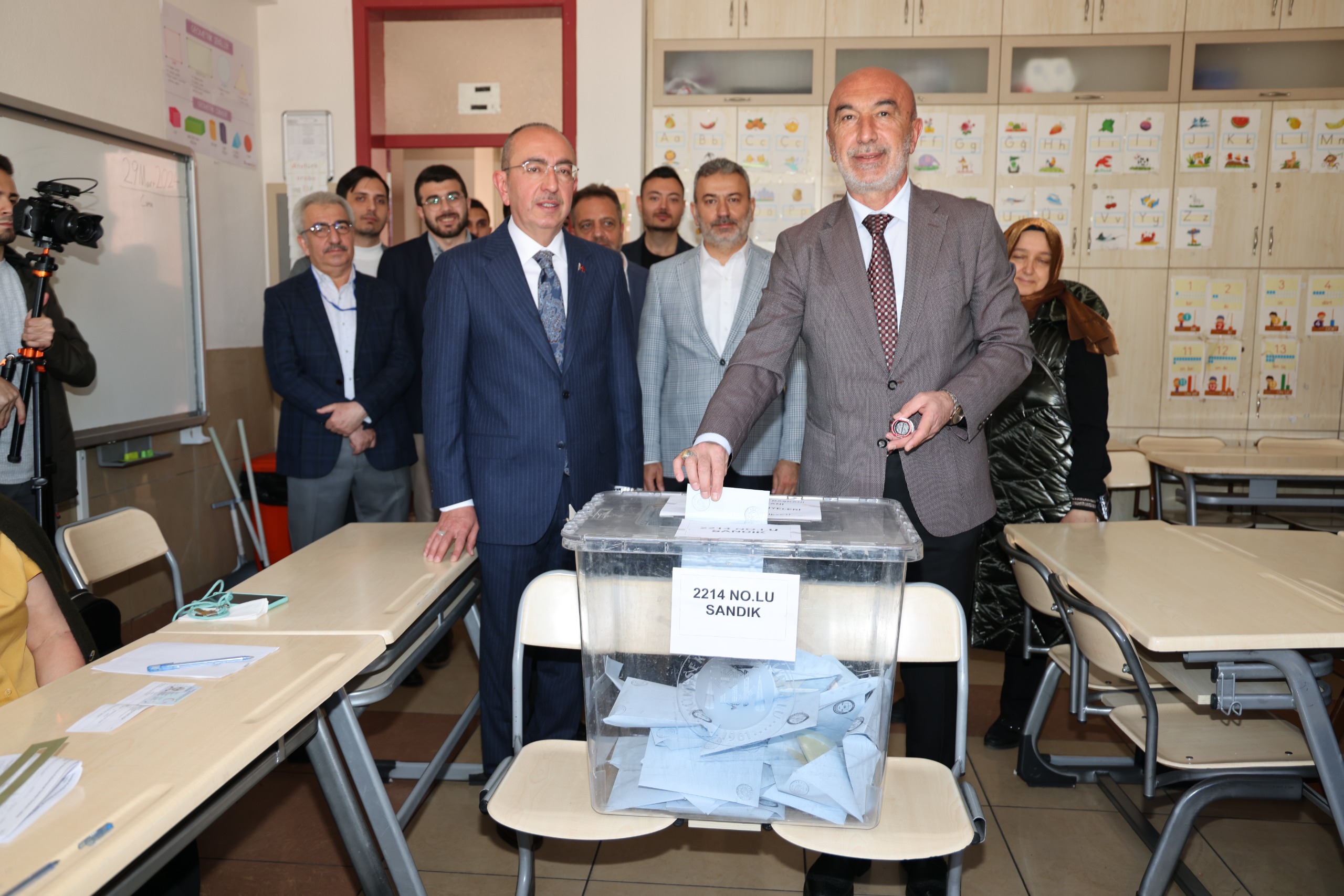 AK Parti İl Başkanı oyunu kullandı