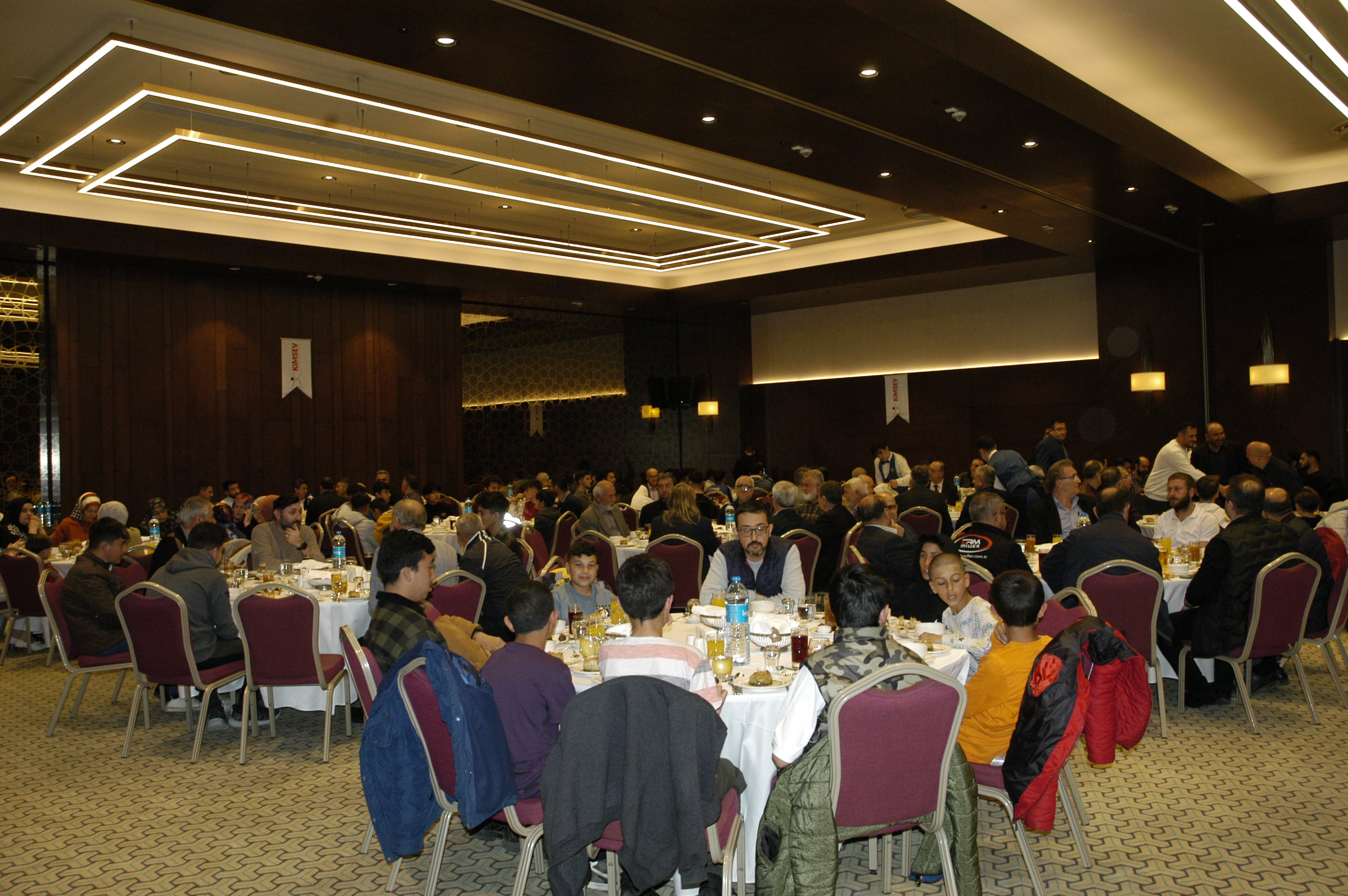 KİMSEV iftar yemeği verdi