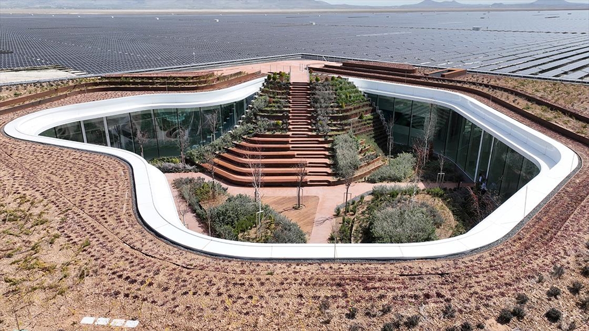 "Vaha" 3,5 milyon paneli yönetiyor