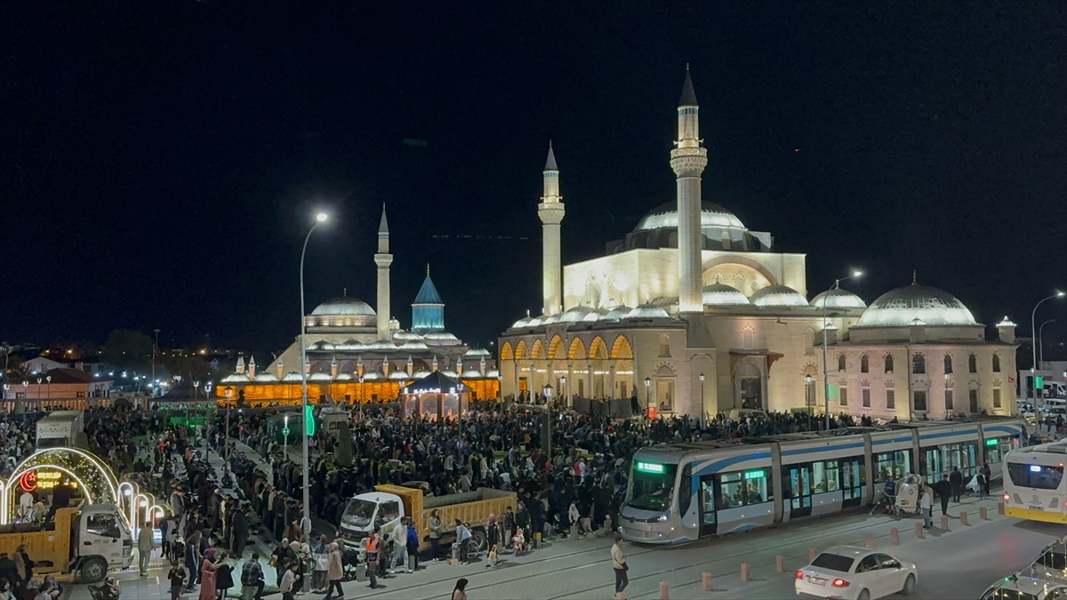 Kadir Gecesi dualarla idrak edildi