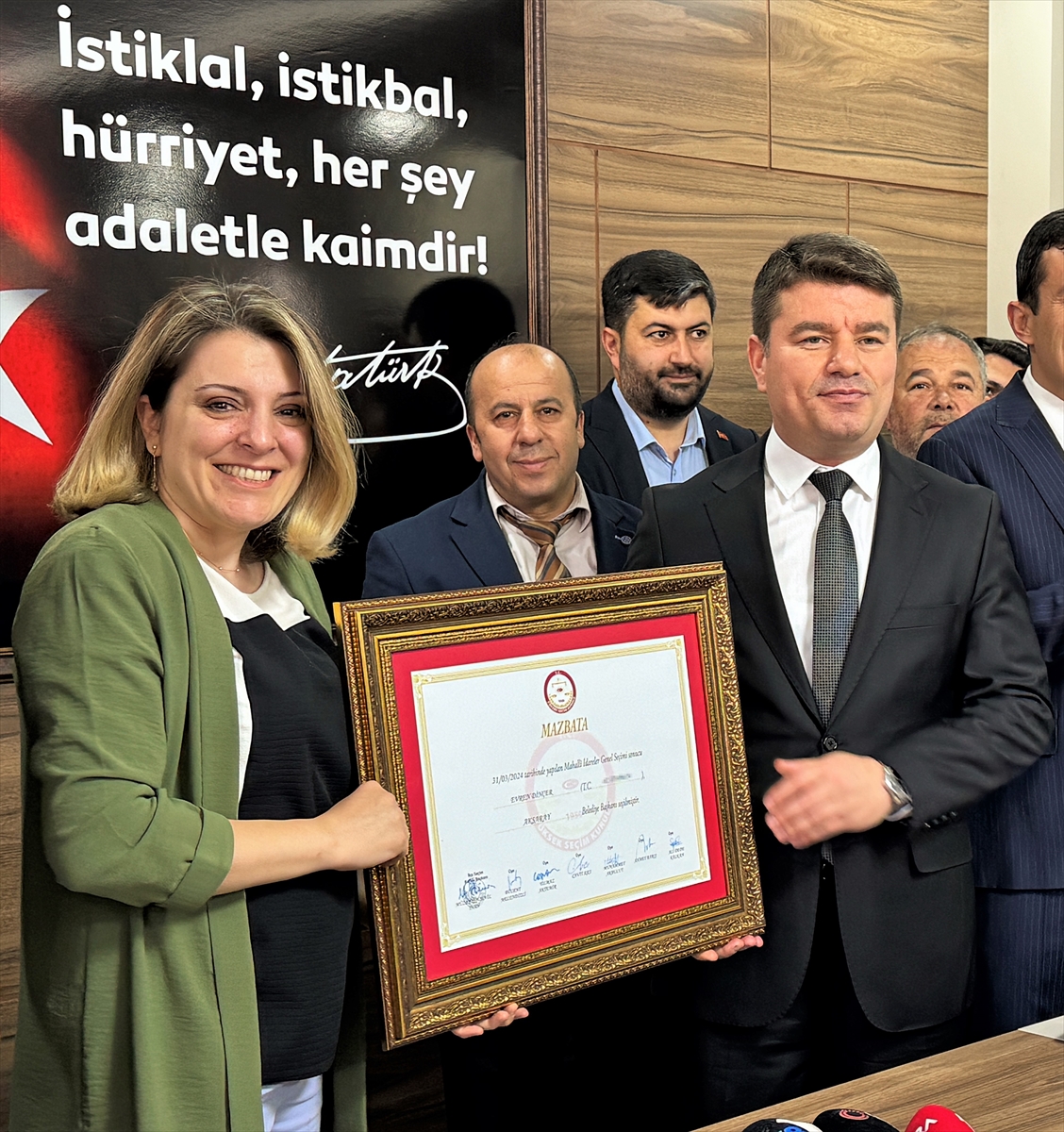 Aksaray Belediye Başkanı mazbatasını aldı